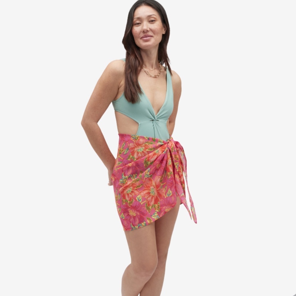 BEACH RIOT Melanie Sarong in Miami Peony